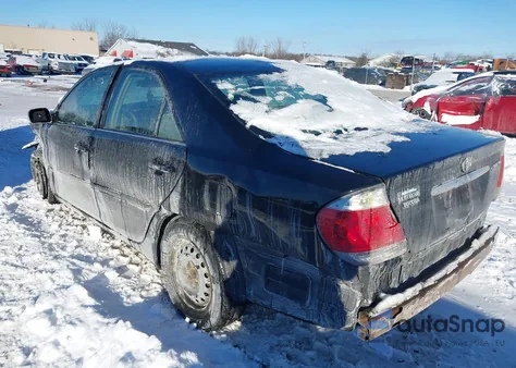 2005 Toyota Camry Le z USA, uszkodzony, nr VIN 4T1BE30K05U037557